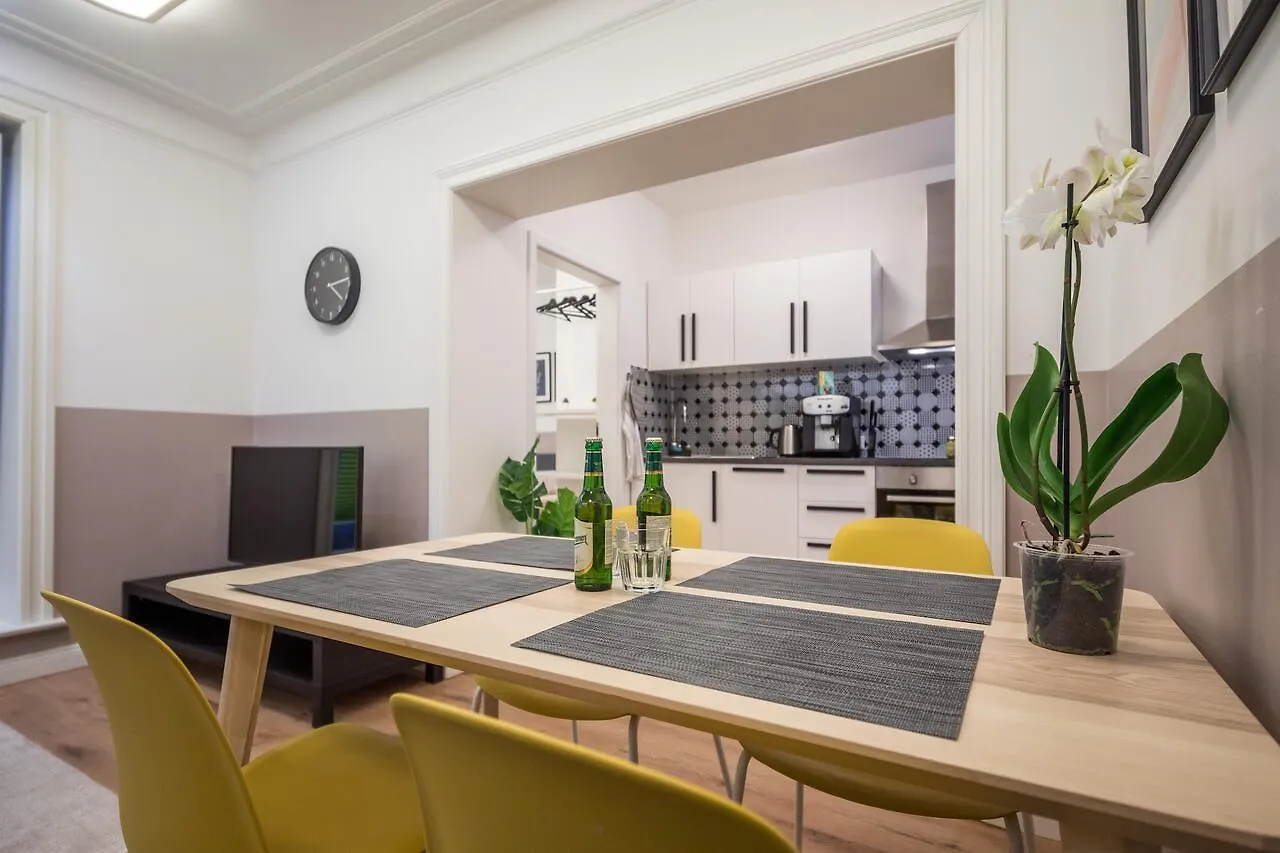 Generous Family-Apartment With Two Seperate Bedrooms Close To The U-Bahn Hamburgo 0*,  Alemania