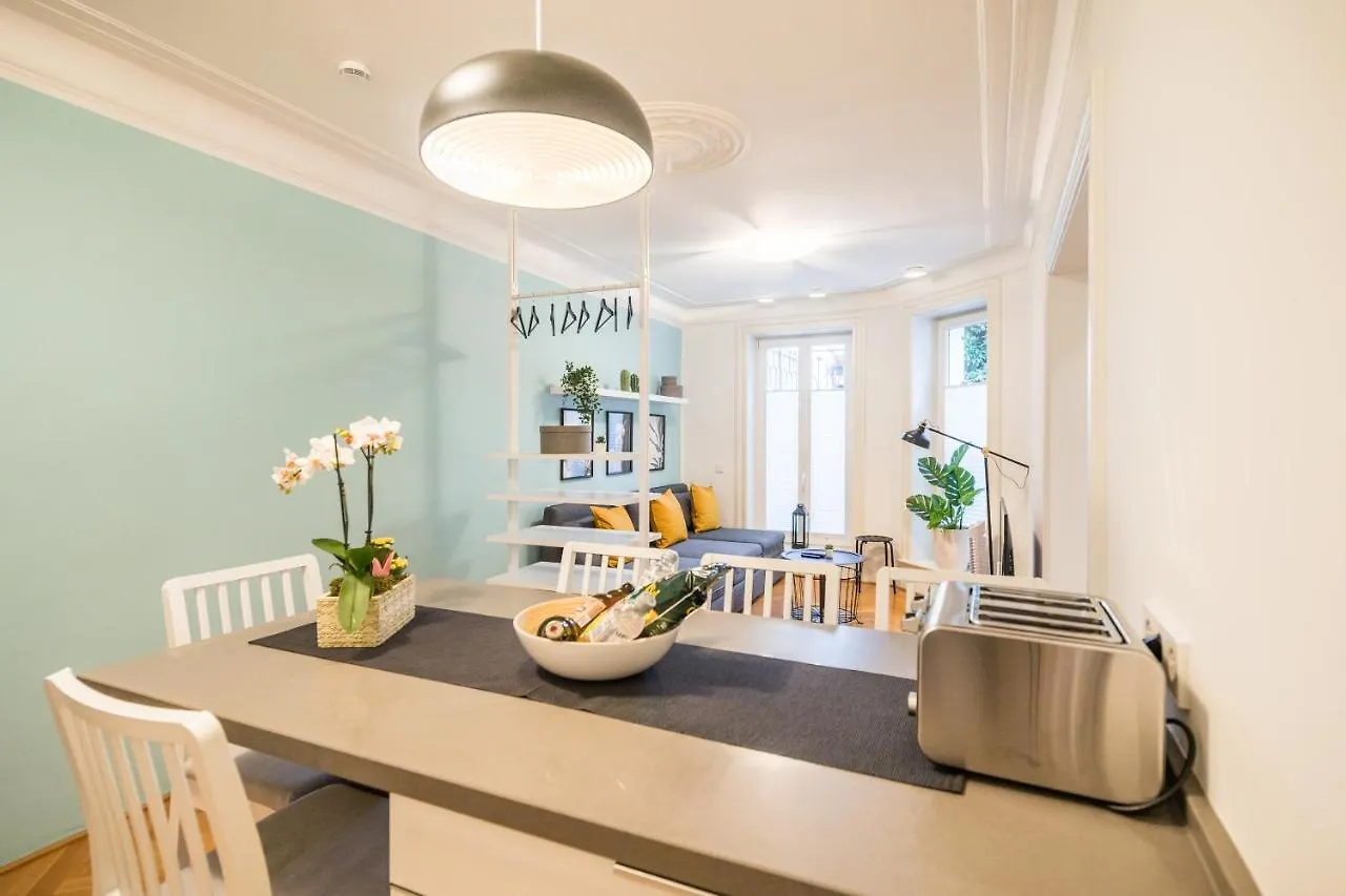 Generous Family-Apartment With Two Seperate Bedrooms Close To The U-Bahn Hamburgo